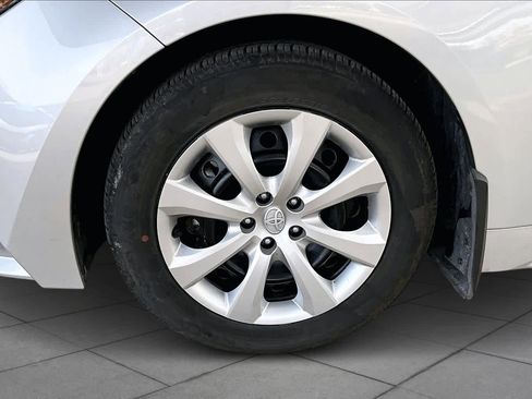 Used 2025 Toyota Corolla LE image 11