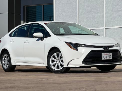 Certified 2024 Toyota Corolla LE image 2