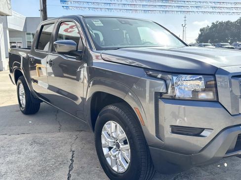 Used 2023 Nissan Frontier SV image 17