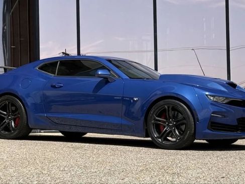 Used 2021 Chevrolet Camaro SS RWD image 18