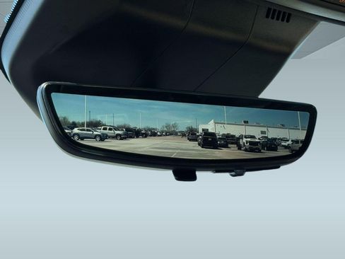 Used 2022 Cadillac Escalade Premium Luxury image 19