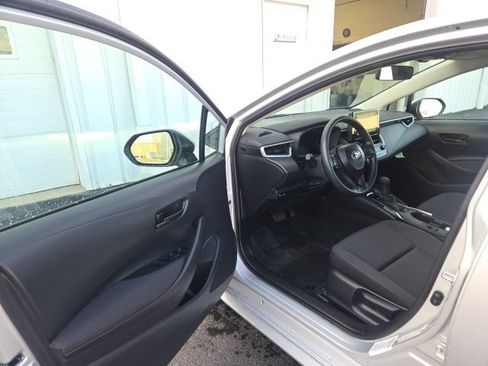 Used 2026 Toyota Corolla LE w/ LE Premium Package FWD image 18