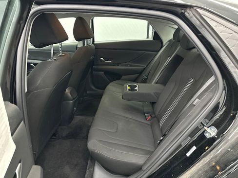 Used 2024 Hyundai Elantra SEL w/ Convenience Package FWD image 19