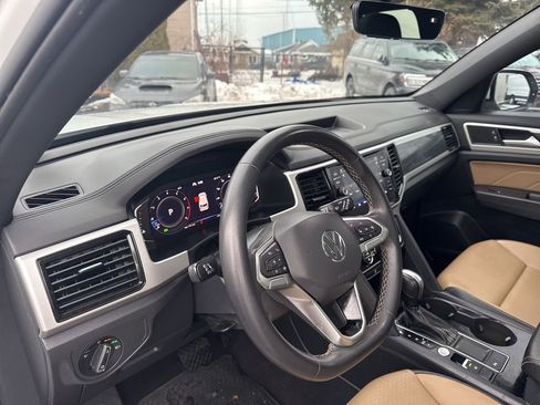 Used 2022 Volkswagen Atlas Cross Sport SE image 13