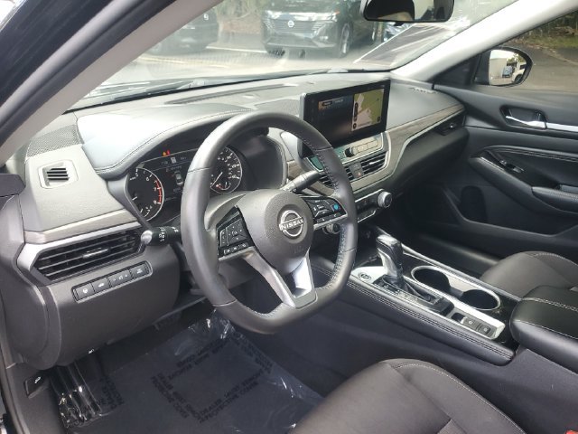 Used 2023 Nissan Altima 2.5 SV w/ SV Premium Package FWD image 13