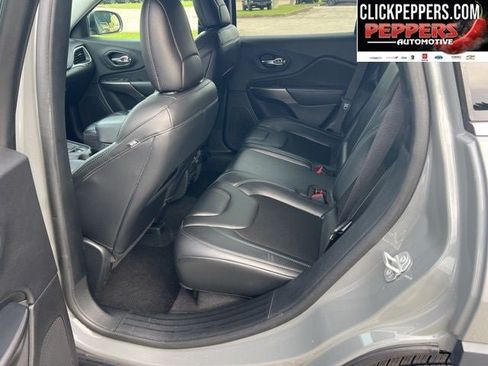 Used 2020 Jeep Cherokee Latitude Plus FWD image 9