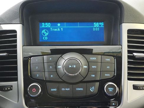 Used 2014 Chevrolet Cruze LT image 18