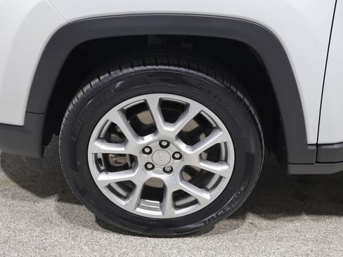 Used 2023 Jeep Compass Latitude AWD/4WD image 9