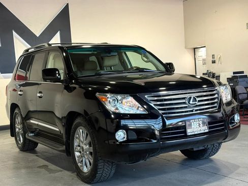 Used 2011 Lexus LX 570 4WD w/ Luxury Pkg image 3