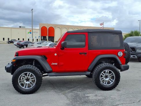 Used 2019 Jeep Wrangler Sport image 4