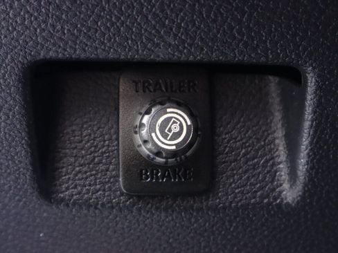 Used 2019 Ford Ranger XLT w/ Equipment Group 302A Luxury AWD/4WD image 11