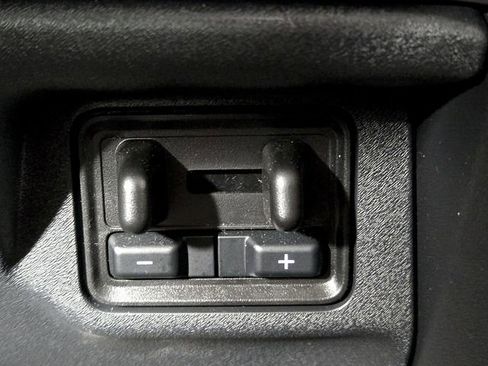 Certified 2025 Ford Expedition Active image 26