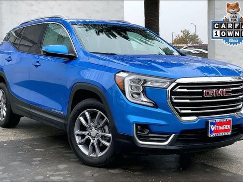 Used 2024 GMC Terrain SLT image 2