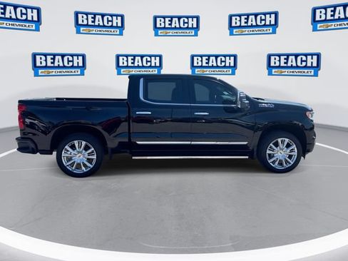 Used 2024 Chevrolet Silverado 1500 High Country w/ High Country Premium Package AWD/4WD image 9