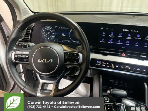 Used 2025 Kia Sportage SX image 22