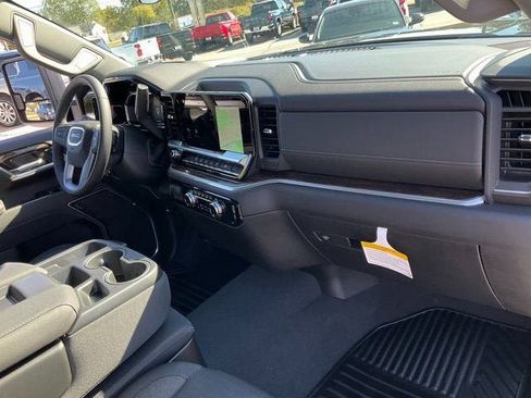 New 2026 GMC Sierra 2500 SLE image 18