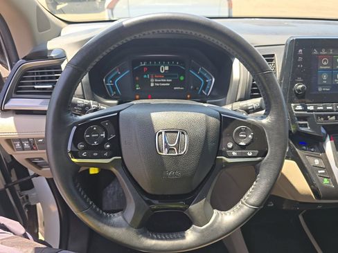 Used 2023 Honda Odyssey Elite image 13