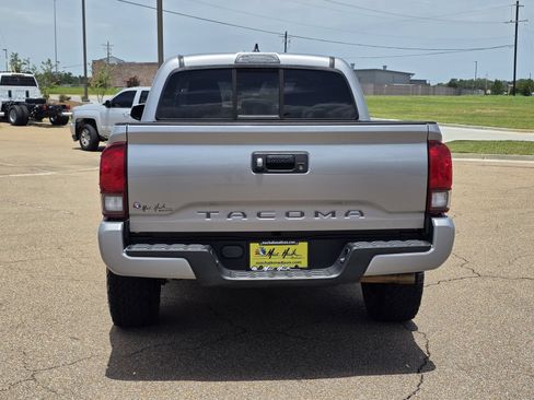 Used 2019 Toyota Tacoma SR w/ SR Convenience Package RWD image 6