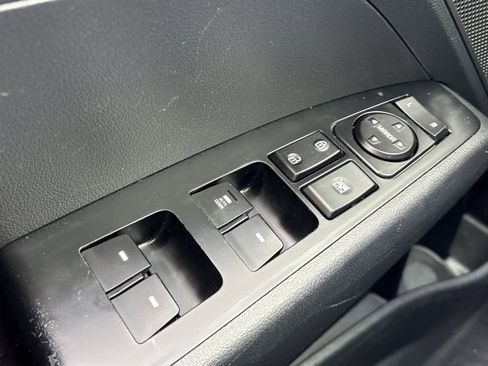 Used 2019 Hyundai Elantra SE w/ Cargo Package image 36