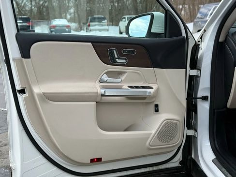 Used 2020 Mercedes-Benz GLB 250 4MATIC image 10