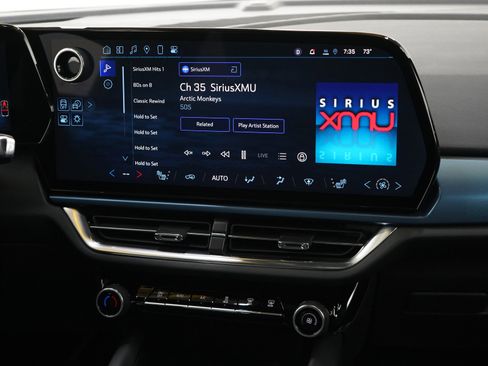 Used 2024 Chevrolet Equinox EV LT image 15