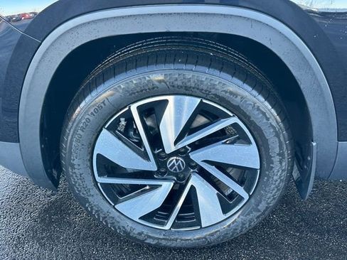 New 2026 Volkswagen Atlas SE image 10