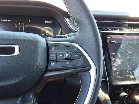Used 2023 Jeep Grand Cherokee L Limited w/ Luxury Tech Group II AWD/4WD image 28