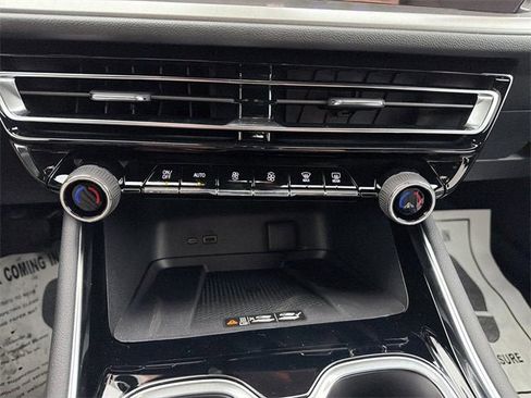 New 2026 Chevrolet Traverse LT w/ Driver Confidence Package image 25