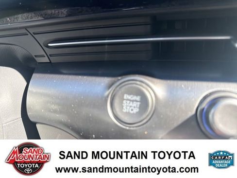 Used 2024 Hyundai Kona Limited image 22