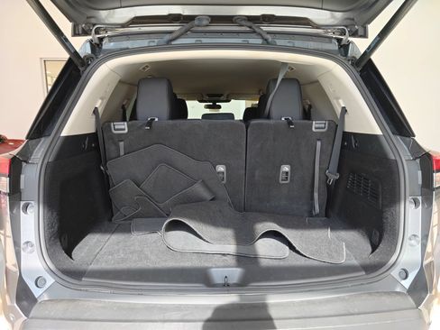 Used 2025 Nissan Pathfinder SV AWD/4WD image 14