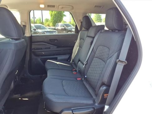 Used 2024 Nissan Pathfinder SV FWD image 23