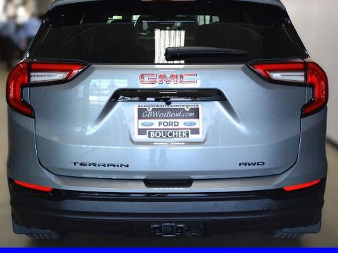 Used 2023 GMC Terrain SLE w/ Driver Convenience Package AWD/4WD image 5