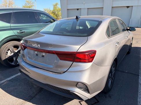 Used 2023 Kia Forte LXS FWD image 5