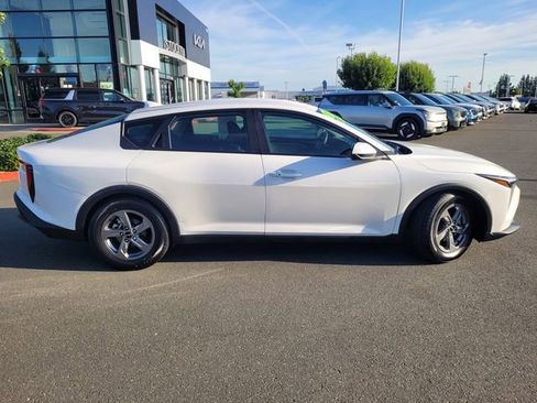 Used 2025 Kia K4 FWD image 3