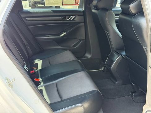 Used 2018 Honda Accord Sport image 18