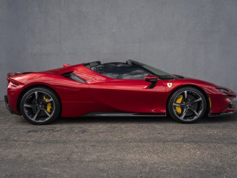 Certified 2022 Ferrari SF90 Spider image 7