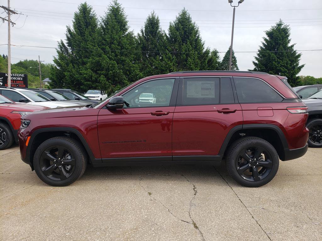 New 2026 Jeep Grand Cherokee Limited w/ Limited Altitude Package AWD/4WD image 7