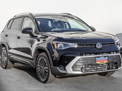 New 2025 Volkswagen Taos SE