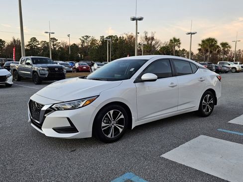 Used 2021 Nissan Sentra SV image 2
