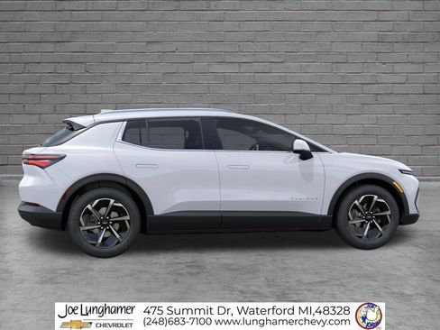 New 2026 Chevrolet Equinox EV LT FWD image 5