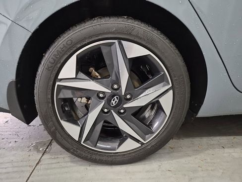 Used 2022 Hyundai Elantra SEL w/ Convenience + Premium Package image 12