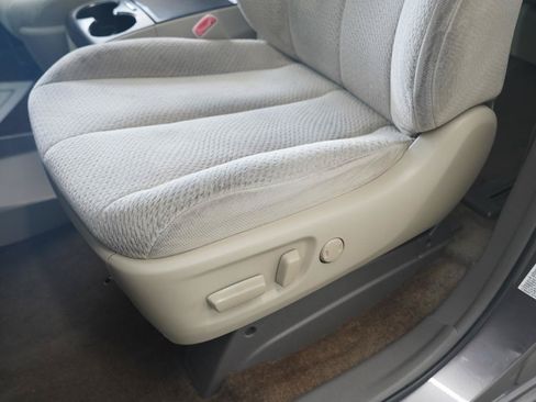 Used 2011 Toyota Sienna LE FWD image 24