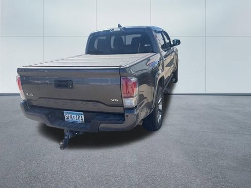 Used 2019 Toyota Tacoma Limited image 8