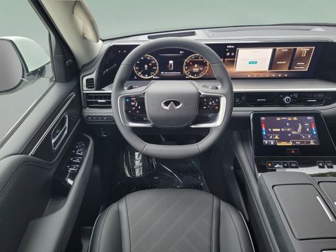 Certified 2026 INFINITI QX80 Luxe w/ Cargo Package AWD/4WD image 5