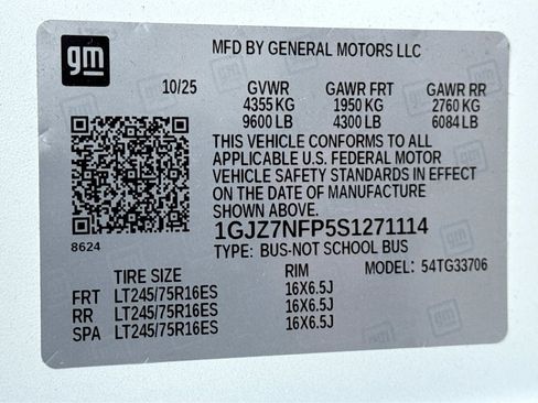 New 2025 GMC Savana 3500 LS image 24