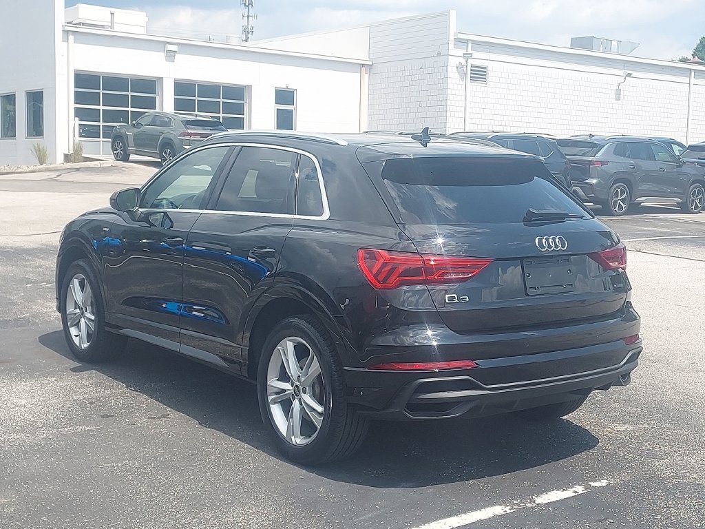 Used 2023 Audi Q3 2.0T Premium w/ Convenience Package AWD/4WD image 5