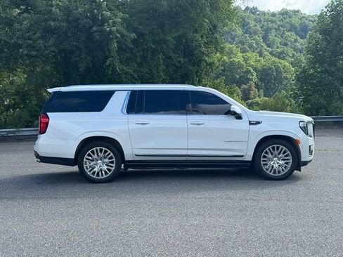 Used 2023 GMC Yukon XL Denali Ultimate AWD/4WD image 8