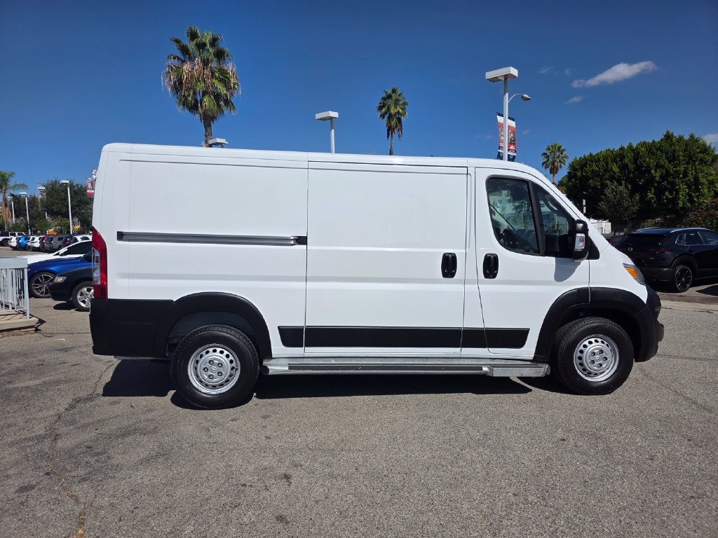 Used 2025 RAM ProMaster 2500 w/ U-Haul Equipment Group FWD image 4