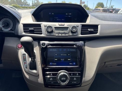 Used 2016 Honda Odyssey EX-L image 38