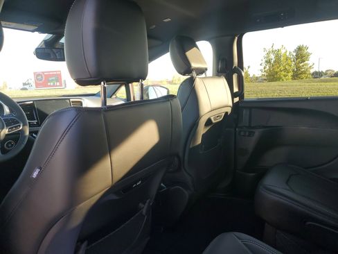 New 2026 Chrysler Pacifica Select image 11